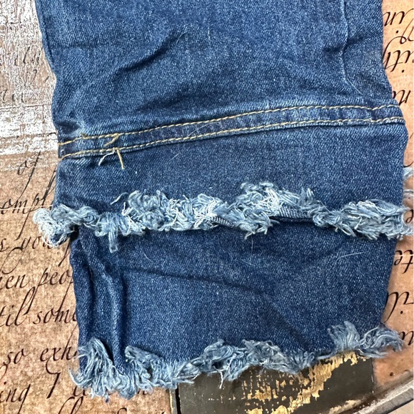 💥 BOGO 💥 Girls Boutique Denim | double frayed hem jeans 12-14 - Picture 5 of 5